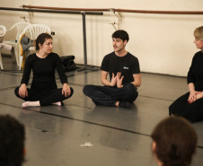 Consciência corporal: Teatro Guaíra abre inscrições para curso gratuito em Arapongas