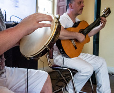 Museu da Imagem e do Som -MIS-PR - Tons Vizinhos – Toda quarta tem música boa no MIS-PR! O Tons Vizinhos é uma parceria com os estudantes e professores da Escola de Música e Belas Artes do Paraná (Embap), da Universidade Estadual do Paraná (Unespar).