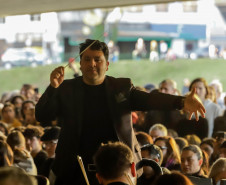 Orquestra Sinfônica do Paraná interpreta Shostakovich e Elgar no próximo domingo - Sob regência do maestro convidado Roberto Ramos, o público terá a oportunidade de ouvir duas obras que dialogam com a amizade e a memória: o "Concerto nº 2 para Violino", do russo Dmitri Shostakovich, interpretado pelo solista convidado Alessandro Borgomanero, e as célebres "Variações Enigma", do inglês Edward Elgar