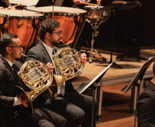 Com o tema amizade, emoção do público marca concerto da Orquestra Sinfônica do Paraná