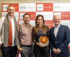 Obras de Poty: exposição do MON recebe prêmio de melhor do ano da ABCA