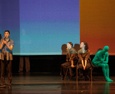 Balé Teatro Guaíra: duas noites de casa cheia marcam sucesso de V.I.C.A. e Stol no Guairinha