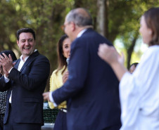O governador Carlos Massa Ratinho Junior recepcionou nesta quarta-feira (3), em São Paulo, o presidente do Centre Pompidou, Laurent Le Bon, que chega ao Brasil para o início das ativações do Centre Pompidou Paraná, que acontecem nesta semana em Foz do Iguaçu