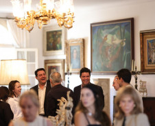 O governador Carlos Massa Ratinho Junior recepcionou nesta quarta-feira (3), em São Paulo, o presidente do Centre Pompidou, Laurent Le Bon, que chega ao Brasil para o início das ativações do Centre Pompidou Paraná, que acontecem nesta semana em Foz do Iguaçu