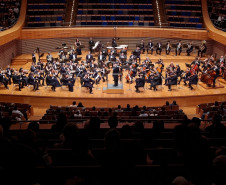 Orquestra Sinfônica do Paraná reúne mil pessoas em concerto inédito em Belo Horizonte