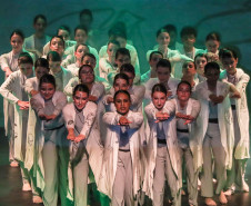 Centro Cultural Teatro Guaíra - Auditório Salvador de Ferrante (Guairinha) - PO(R)TY – Entre os dias 15 e 18 de outubro, o grupo DANCEP (Grupo de Dança Contemporânea do Colégio Estadual do Paraná) apresenta o espetáculo Po(r)ty, em homenagem ao centenário do artista paranaense Poty Lazzarotto.