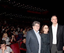 Entrega da reforma do telhado do Teatro Guaíra / parceria da AUDI - Apresentação de Ballet para 600 crianças de escolas públicas.