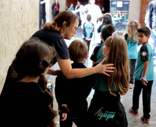 Entrega da reforma do telhado do Teatro Guaíra / parceria da AUDI - Apresentação de Ballet para 600 crianças de escolas públicas.