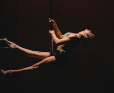 Centro Cultural Teatro Guaíra  -   Auditório Salvador de Ferrante (Guairinha) - 2.º Espetáculo – Mostra de Alunos Gravitarte – Na próxima quinta-feira (6), às 20h, o Auditório Salvador Ferrante (Guairinha) recebe a Mostra de Alunos Gravitarte, uma apresentação de pole dance e dança do Gravitarte Studio.