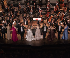 Centro Cultural Teatro Guaíra - Auditório Bento Munhoz da Rocha Neto (Guairão)  - Bizet e seus contemporâneos com a Academia da Ópera de Paris e Orquestra Sinfônica do Paraná – A Ópera de Paris, maior casa lírica da França e uma das mais importantes do mundo, apresenta-se ao lado da Orquestra Sinfônica do Paraná (OSP) no Teatro Guaíra, em Curitiba, no dia 8 de outubro, às 20h30.