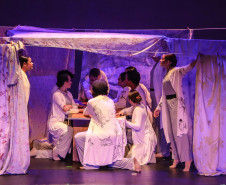 Centro Cultural Teatro Guaíra - Auditório Salvador de Ferrante (Guairinha) - PO(R)TY – De 15 a 18 de outubro (quarta a domingo), é a vez do espetáculo de dança contemporânea PO(R)TY, apresentado pelo Grupo de Dança Contemporânea do Colégio Estadual do Paraná (DANCEP)