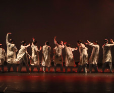 Centro Cultural Teatro Guaíra - Auditório Salvador de Ferrante (Guairinha) - PO(R)TY – De 15 a 18 de outubro (quarta a domingo), é a vez do espetáculo de dança contemporânea PO(R)TY, apresentado pelo Grupo de Dança Contemporânea do Colégio Estadual do Paraná (DANCEP)