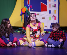Centro Cultural Teatro Guaíra - Auditório Salvador de Ferrante (Guairinha) Se Essa Rua Fosse Minha – Nos dias 11 e 12 de outubro (sábado e domingo), às 16h, acontece o espetáculo “Se Essa Rua Fosse Minha”, uma peça infantil interativa em que o público participa da narrativa brincando junto com os atores.