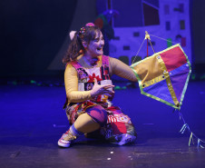 Centro Cultural Teatro Guaíra - Auditório Salvador de Ferrante (Guairinha) Se Essa Rua Fosse Minha – Nos dias 11 e 12 de outubro (sábado e domingo), às 16h, acontece o espetáculo “Se Essa Rua Fosse Minha”, uma peça infantil interativa em que o público participa da narrativa brincando junto com os atores.