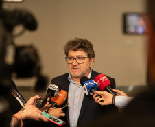 Entrega da reforma do telhado do Teatro Guaíra / parceria da AUDI - Apresentação de Ballet para 600 crianças de escolas públicas.