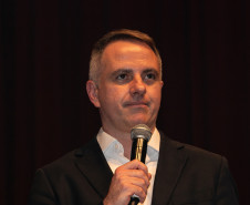 Entrega da reforma do telhado do Teatro Guaíra / parceria da AUDI - Apresentação de Ballet para 600 crianças de escolas públicas.