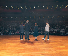 Entrega da reforma do telhado do Teatro Guaíra / parceria da AUDI - Apresentação de Ballet para 600 crianças de escolas públicas.