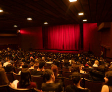 Entrega da reforma do telhado do Teatro Guaíra / parceria da AUDI - Apresentação de Ballet para 600 crianças de escolas públicas.