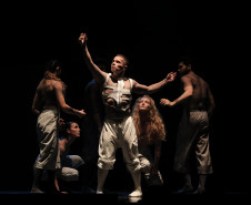 Balé Teatro Guaíra levanta a plateia e emociona no Festival de Dança de Londrina