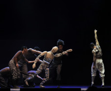 Balé Teatro Guaíra levanta a plateia e emociona no Festival de Dança de Londrina