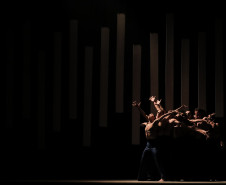 Balé Teatro Guaíra levanta a plateia e emociona no Festival de Dança de Londrina