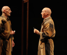 Sucesso de público, “Gregor – uma odisseia patética” volta ao Teatro José Maria Santos