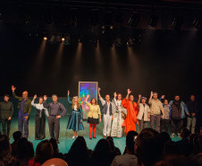 Sucesso de público, “Gregor – uma odisseia patética” volta ao Teatro José Maria Santos