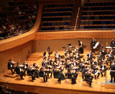 Orquestra Sinfônica do Paraná reúne mil pessoas em concerto inédito em Belo Horizonte