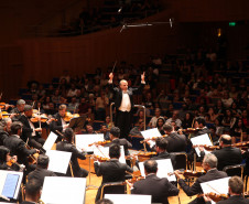 Orquestra Sinfônica do Paraná reúne mil pessoas em concerto inédito em Belo Horizonte