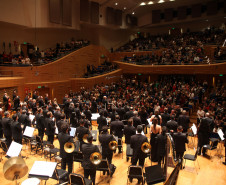Orquestra Sinfônica do Paraná reúne mil pessoas em concerto inédito em Belo Horizonte
