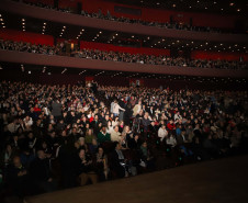 Ópera de Paris e Orquestra Sinfônica do Paraná emocionam Teatro Guaíra lotado