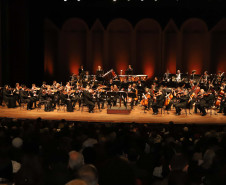 Ópera de Paris e Orquestra Sinfônica do Paraná emocionam Teatro Guaíra lotado