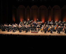 Ópera de Paris e Orquestra Sinfônica do Paraná emocionam Teatro Guaíra lotado