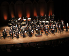 Ópera de Paris e Orquestra Sinfônica do Paraná emocionam Teatro Guaíra lotado