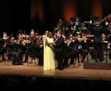 Ópera de Paris e Orquestra Sinfônica do Paraná emocionam Teatro Guaíra lotado