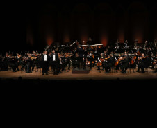 Ópera de Paris e Orquestra Sinfônica do Paraná emocionam Teatro Guaíra lotado