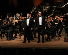 Ópera de Paris e Orquestra Sinfônica do Paraná emocionam Teatro Guaíra lotado