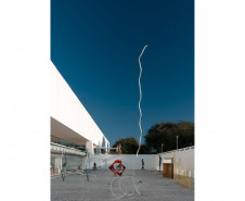 Museu Oscar Niemeyer realiza restauro em três obras de grandes dimensões - Obra de Tomie Ohtake