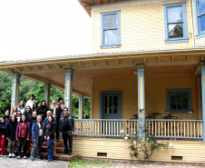 Curso resgata memória artística de Curitiba com foco nas pinturas decorativas da Casa Gomm