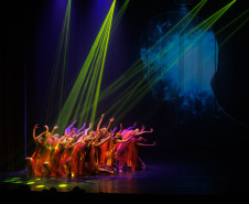 ALGO/RITMO, espetáculo da EDTG está de volta ao palco do Teatro Guaíra