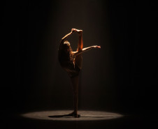 ALGO/RITMO, espetáculo da EDTG está de volta ao palco do Teatro Guaíra