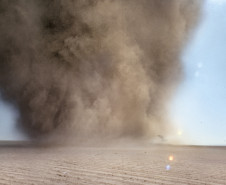 Com espetáculo cênico e musical e mostra multilinguagens, MUPA inaugura exposição “Céu-Eclipse”