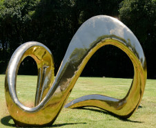 MON inaugura três exposições simultâneas no mês em que completa 23 anos