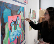 Entre o real e o fantástico: Laura Ridolfi é nova residente no Museu Casa Alfredo Andersen