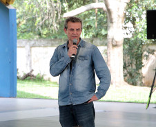 Escola de Dança Teatro Guaíra fez 11 apresentações em pátios de escolas públicas em 2025