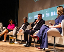 Ratinho Junior celebra preservação da história no lançamento do projeto Memória Paraná
