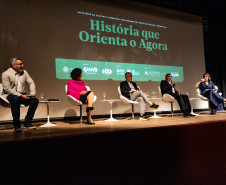Ratinho Junior celebra preservação da história no lançamento do projeto Memória Paraná