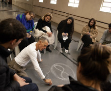 Curso gratuito do Teatro Guaíra forma 95 artistas de três regiões do Paraná