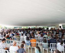 Série que celebrou Mozart e os 40 anos da OSP chega ao fim com concerto gratuito no vão-livre do MON neste sábado (6), às 16 horas. O encerramento da série contará com a participação do spalla Ricardo Molter, que assume a condução da orquestra nesta última apresentação, e do flautista Lucas Martins, solista convidado.