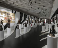 Nova exposição africana do MON ganha novo diálogo com a arte contemporânea